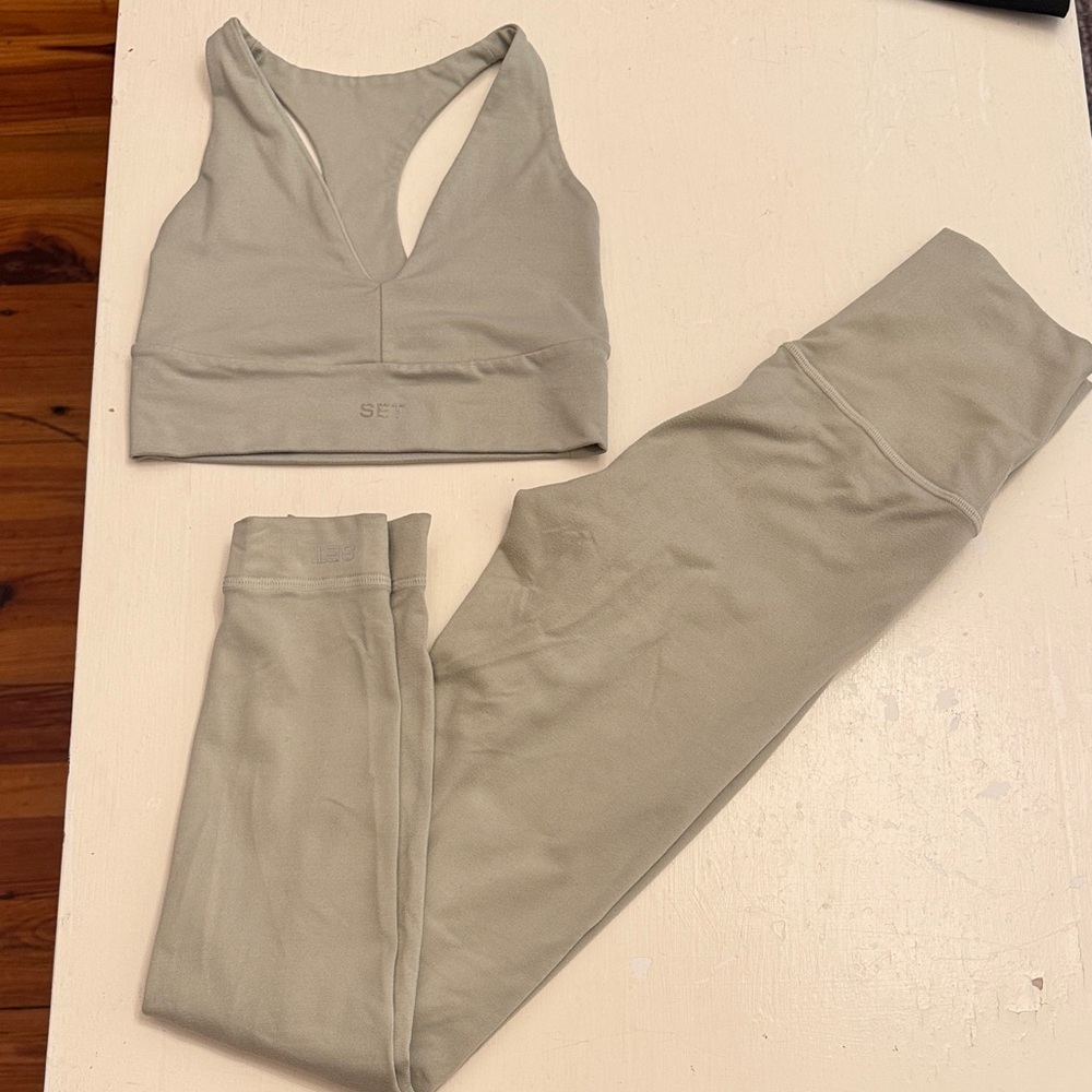 Taupe SET Active set